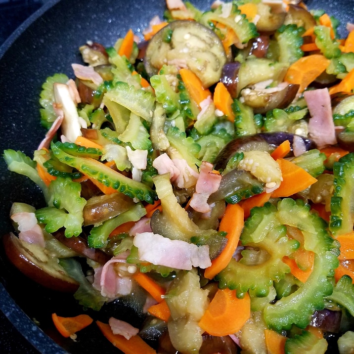 ゴーヤと茄子の夏野菜炒め